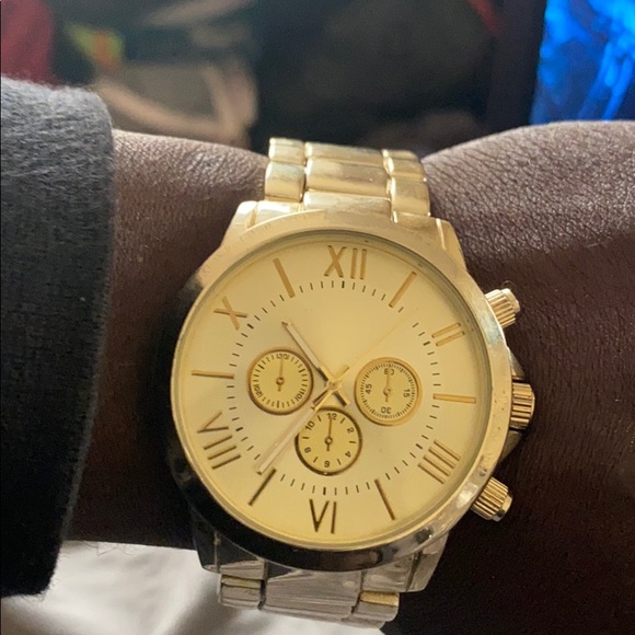 Watch - Picture 3 of 3